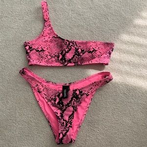 Triangl pink python melrose